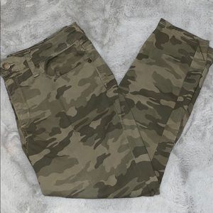 universal thread high rise skinny camo crop jean